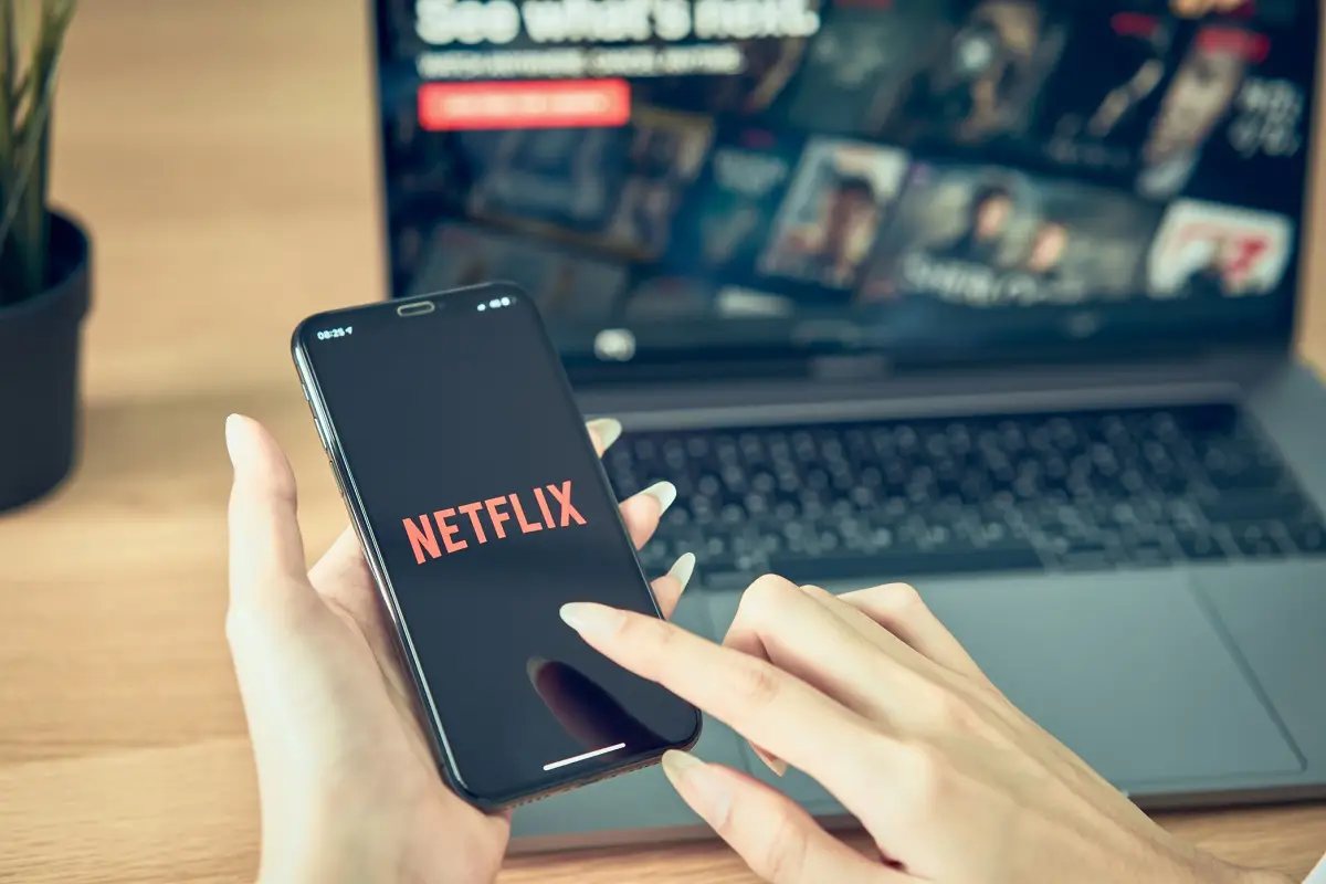 Series-sobre-psicodelicos-na-Netflix.jpg